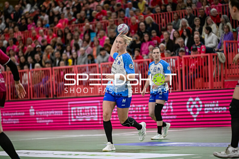 Szene mit Kim Hinkelmann (5; Sport-Union Neckarsulm) und Alicia Soffel (13; Sport-Union Neckarsulm)