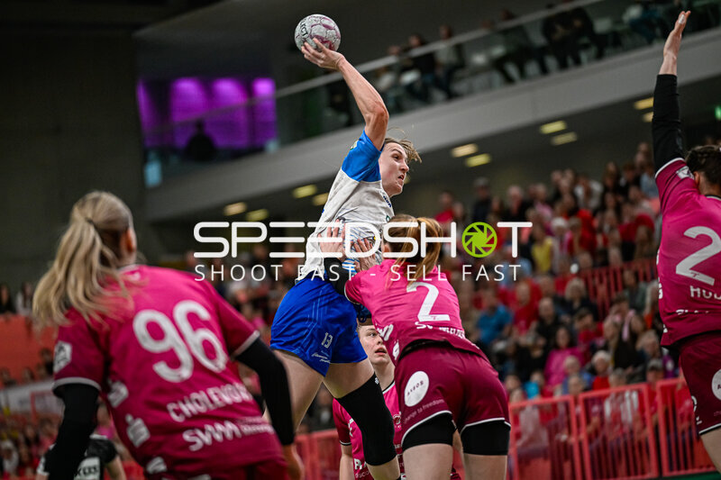 Szene mit Alicia Soffel (13; Sport-Union Neckarsulm) und Gegnerinnen