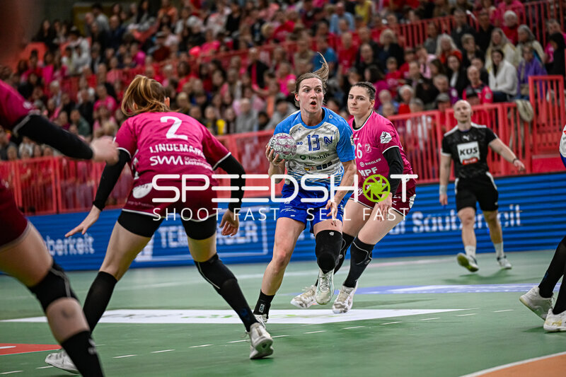 Szene mit Alicia Soffel (13; Sport-Union Neckarsulm) und Gegnerinnen