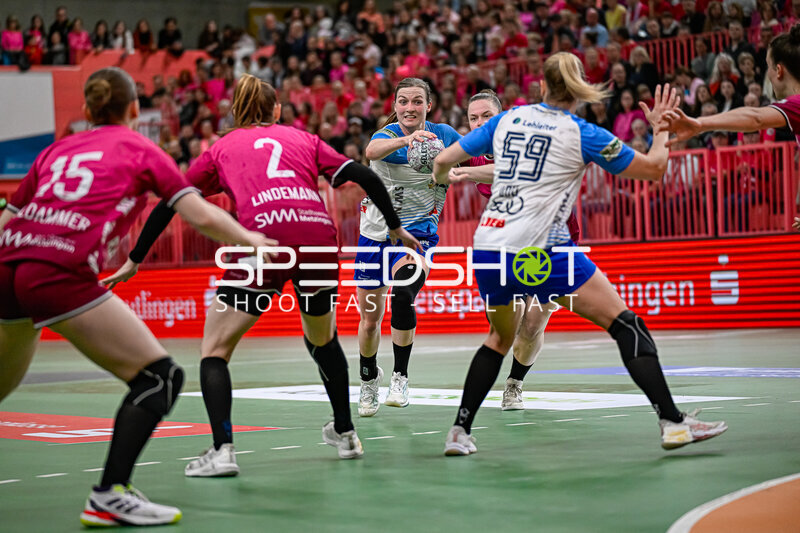 Szene mit Alicia Soffel (13; Sport-Union Neckarsulm) und Gegnerinnen