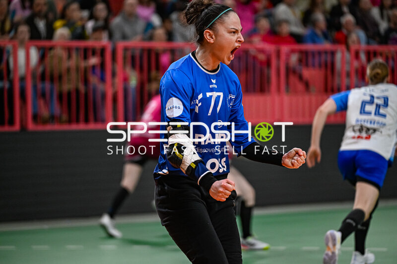 Szene mit 77; Sport-Union Neckarsulm und Meret Ossenkopp (22; Sport-Union Neckarsulm)