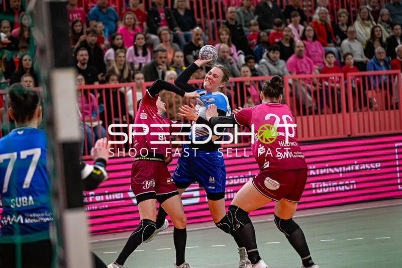 Szene mit Annefleur Bruggeman (11; Sport-Union Neckarsulm) und Gegnerinnen