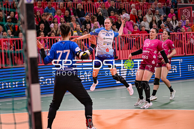 Szene mit Meret Ossenkopp (22; Sport-Union Neckarsulm)
