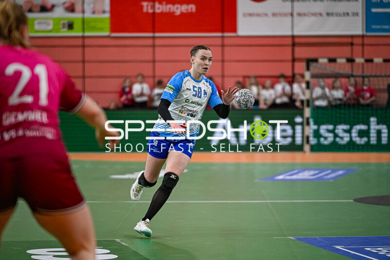 Szene mit Lilli Holste (58; Sport-Union Neckarsulm) und Svenja Demmel (21; TuS Metzingen)