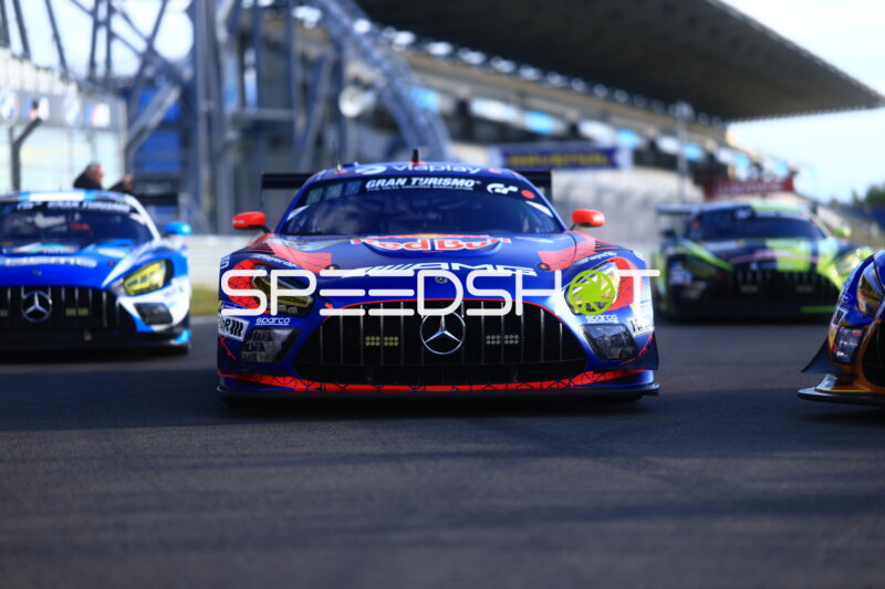 Startaufstellung beim 24h Nürburgring