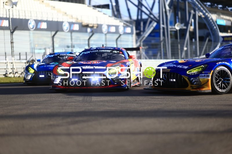 Startaufstellung beim 24h Nürburgring