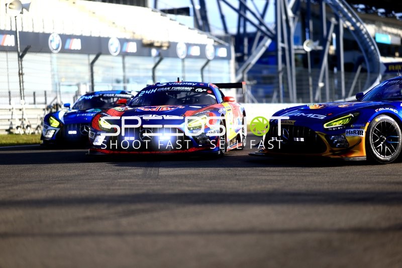 Startaufstellung beim 24h Nürburgring