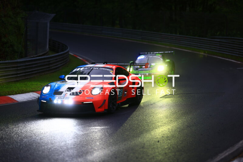 Porsche 911 GT3 #925 von Huber Motorsport bei Nacht auf der Nordschleife