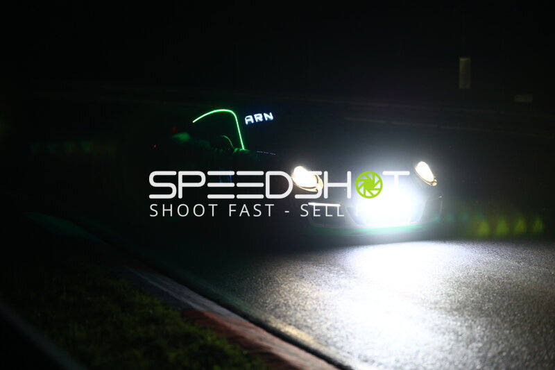 Porsche GT3 bei Nachtfahrt auf der Nordschleife