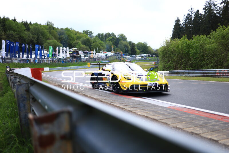 Porsche 911 GT3 R #54 von Dinamic GT auf dem Nürburgring