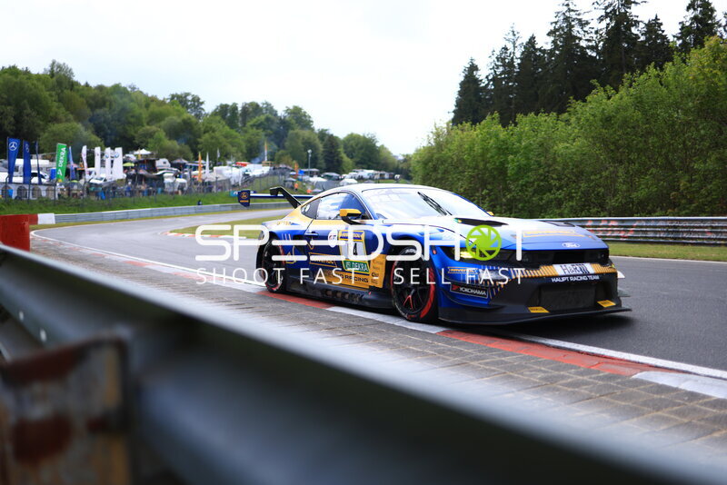 Ford Mustang GT3 #64 von HRT Ford Racing auf dem Nürburgring