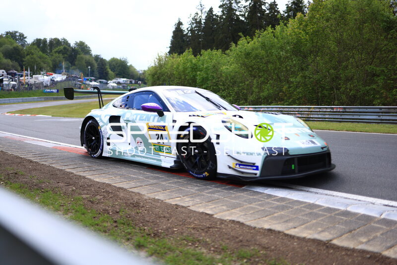Porsche 911 GT3 R #24 von Lionspeed GP auf dem Nürburgring