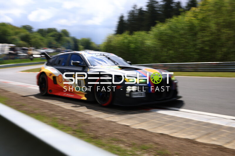 BMW M4 GT3 #81 von Schubert Motorsport auf dem Nürburgring