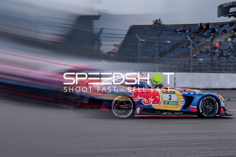 Mercedes-AMG GT3 #3 von Verstappen Racing rast über den Nürburgring