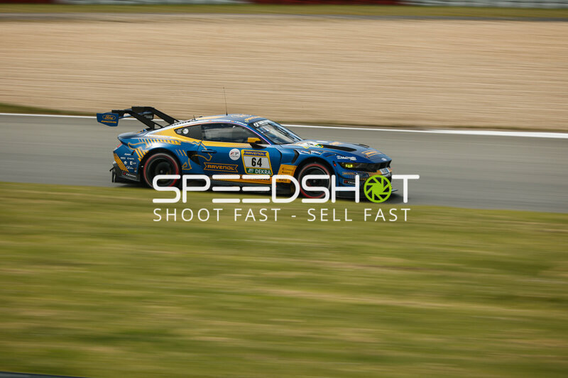 Ford Mustang GT3 #64 von HRT Ford Racing auf dem Nürburgring