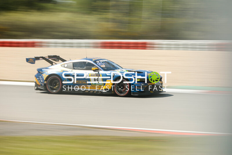 Ford Mustang GT3 #64 von HRT Ford Racing auf dem Nürburgring