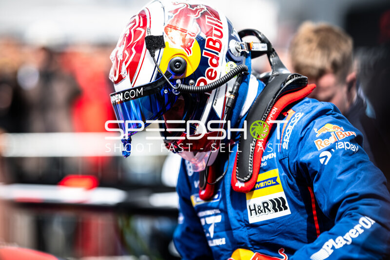 Max Verstappen im Red-Bull-Helm beim 24h Nürburgring 2026