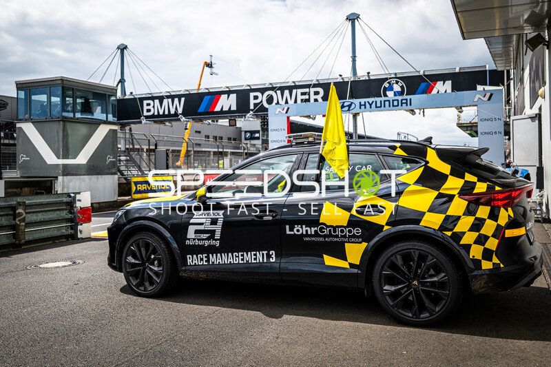 Safety Car Race Management 3 in der Boxengasse am Nürburgring