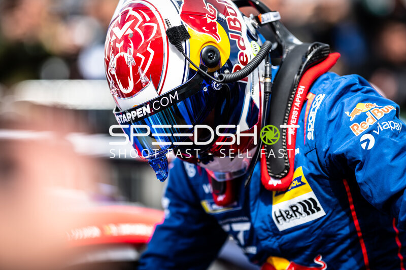 Max Verstappen im Red-Bull-Helm beim 24h Nürburgring 2026