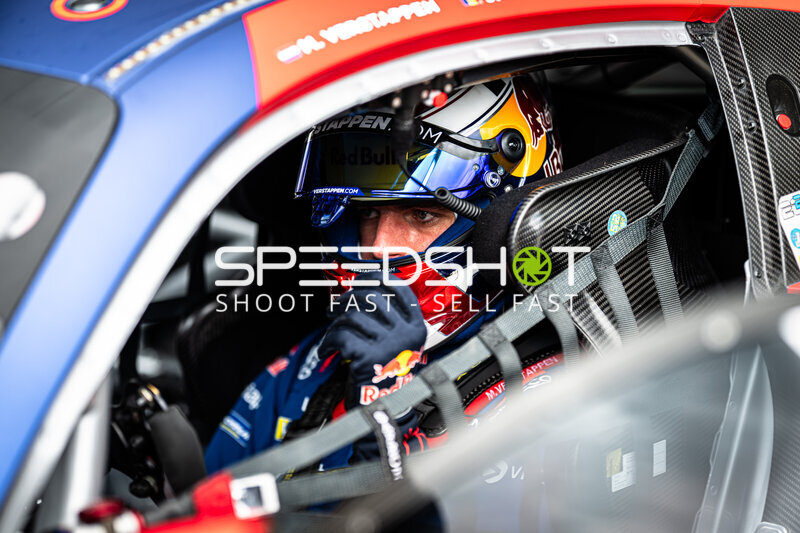Max Verstappen im Cockpit beim 24h Nürburgring 2026