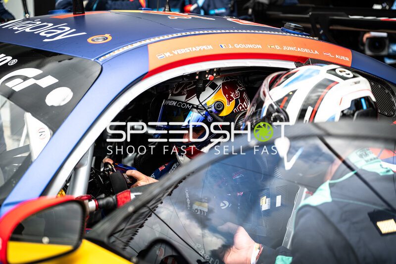 Mercedes-AMG GT3 #3 von Verstappen Racing im Cockpit-Detail