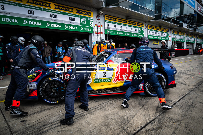 Mercedes-AMG GT3 #3 von Verstappen Racing beim Boxenstopp am Nürburgring