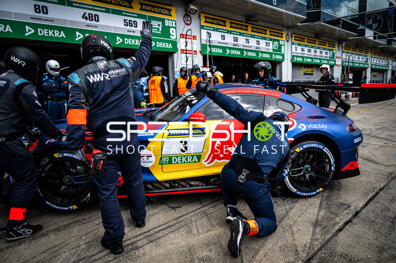 Mercedes-AMG GT3 #3 von Winward Racing beim Boxenstopp am Nürburgring