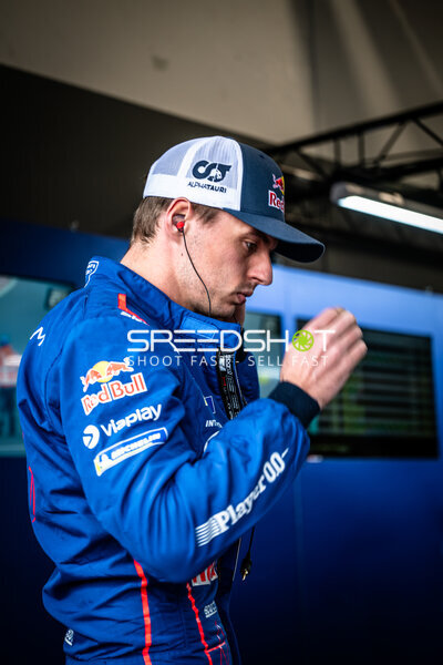 Max Verstappen im Fahrerlager beim 24h Nürburgring 2026