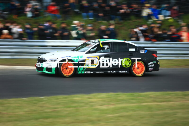 BMW #501 mit Fiverr-Sponsoring auf dem Nürburgring
