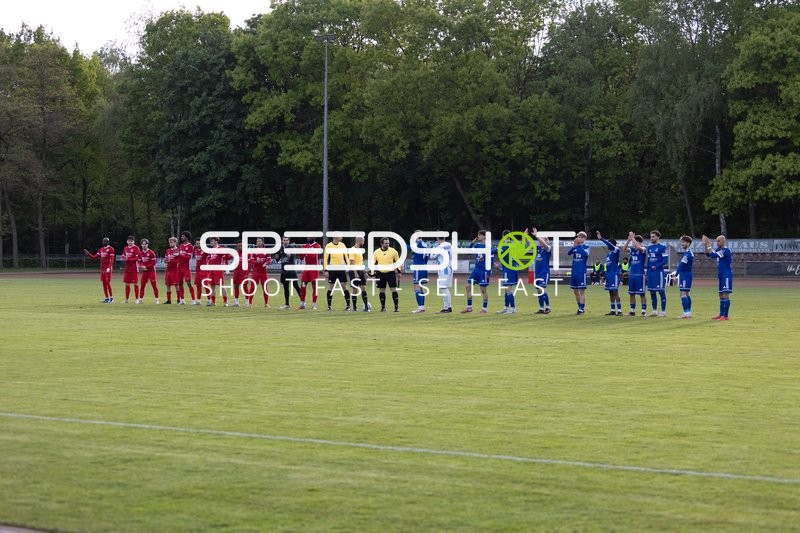 Begrüßung vor Spiel