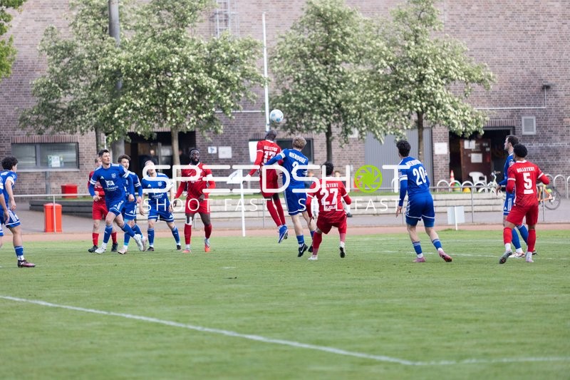 Zweikampf um den Ball