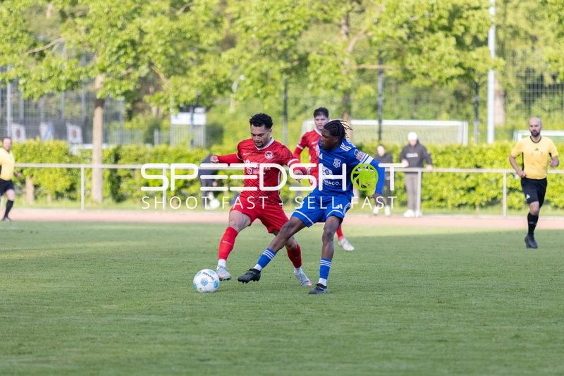 Zweikampf um den Ball