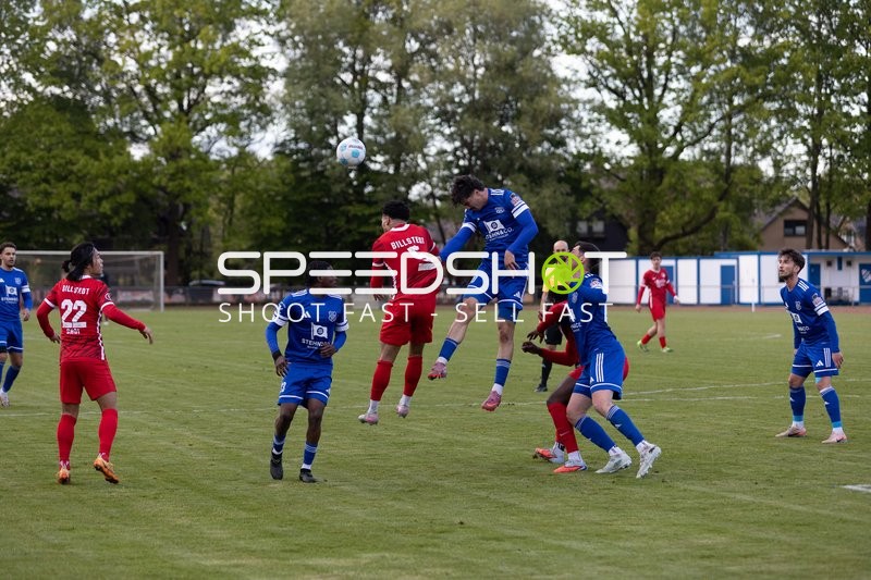 Kopfball-Duell Oberliga