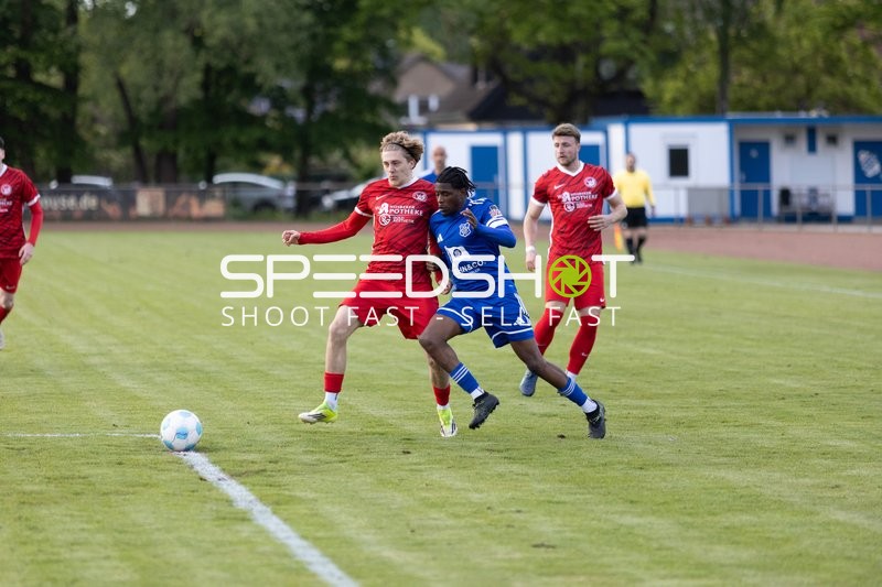 Zweikampf um den Ball