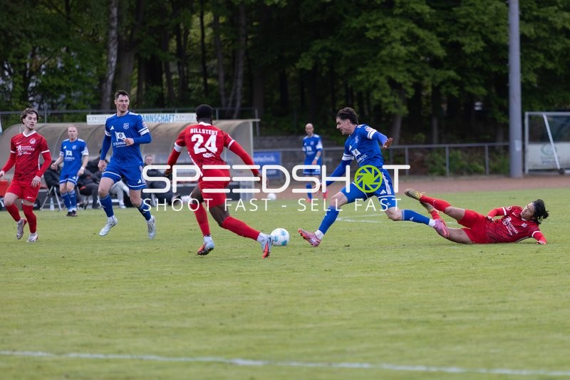 Zweikampf um den Ball