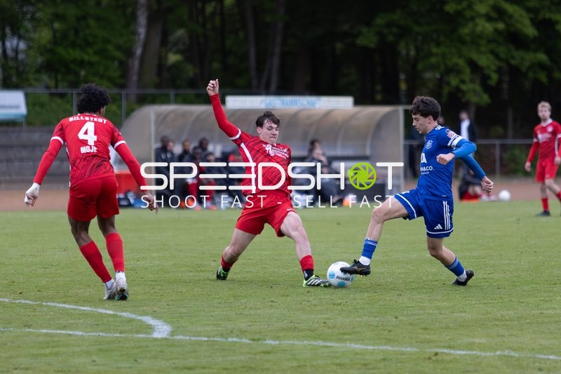 Zweikampf um den Ball
