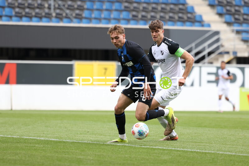 Zweikampf um den Ball