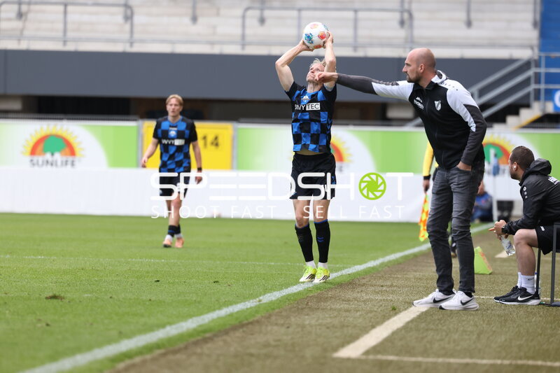 Einwurf in der Home Deluxe Arena