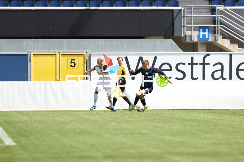 Zweikampf in der Home Deluxe Arena