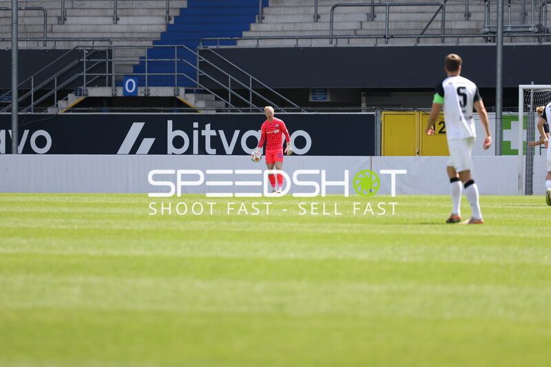 Torwart mit Ball