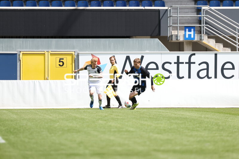 Zweikampf in der Home Deluxe Arena