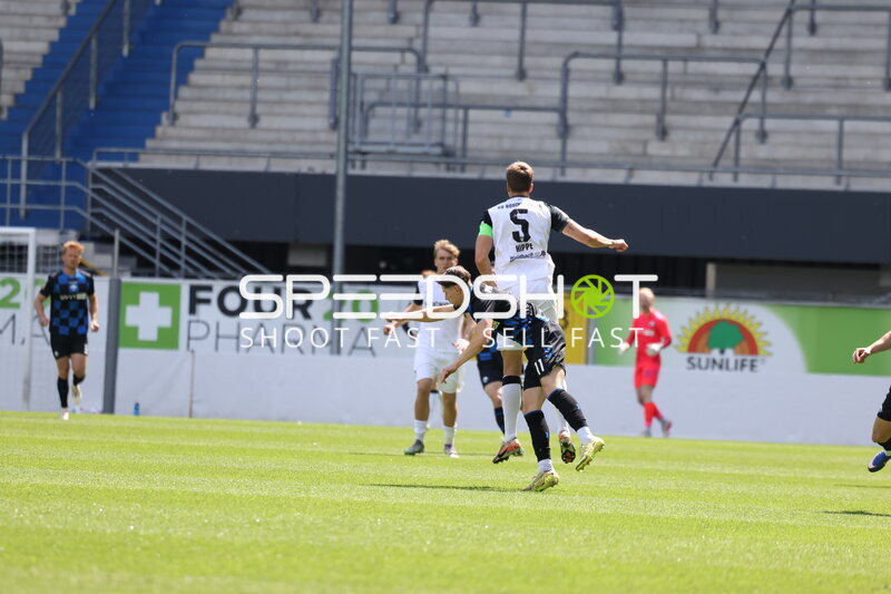 Zweikampf in der Home Deluxe Arena