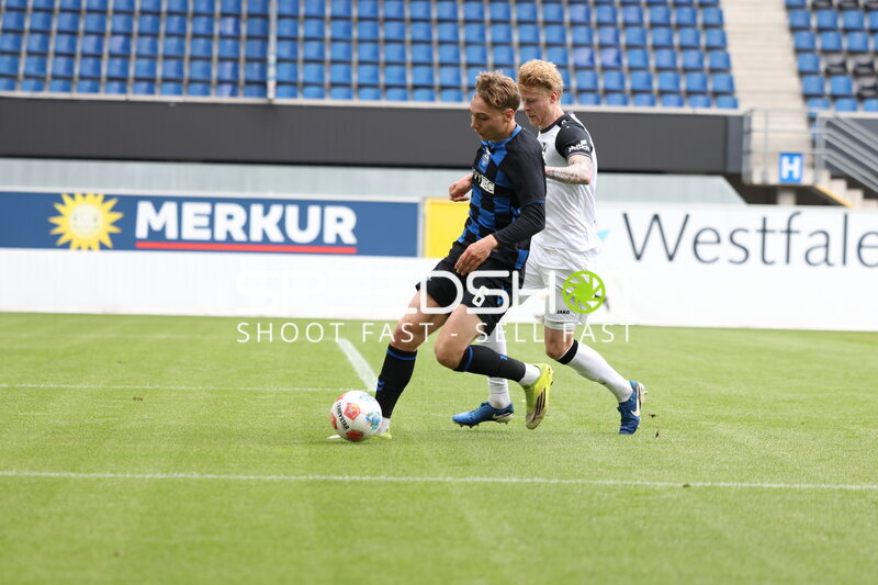 Zweikampf um den Ball
