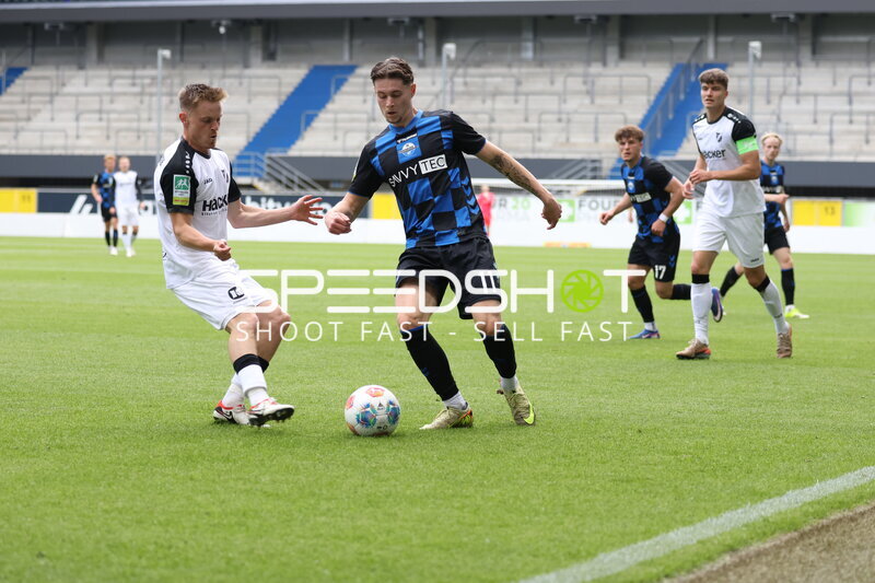 Zweikampf in der Home Deluxe Arena
