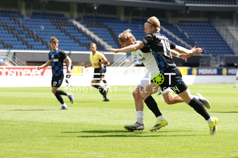 Zweikampf in der Home Deluxe Arena