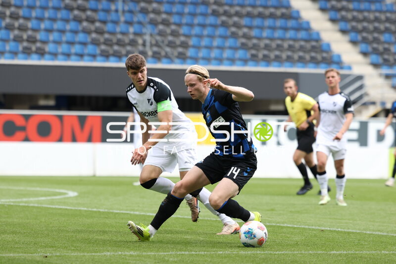 Zweikampf in der Home Deluxe Arena