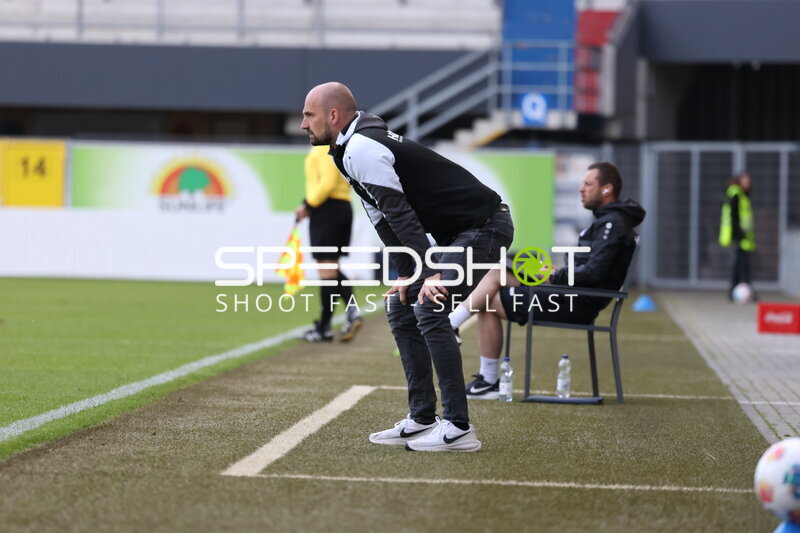 Trainer an der Seitenlinie
