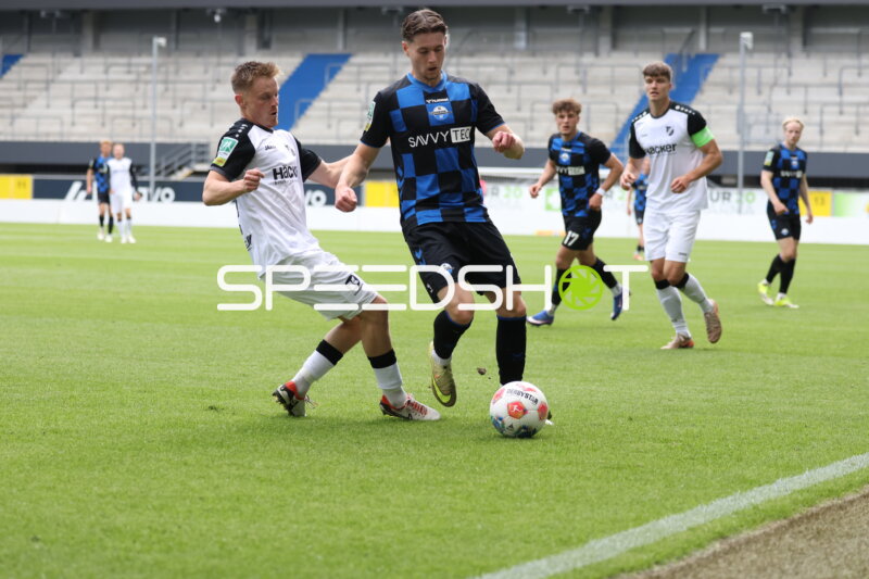 Zweikampf in der Home Deluxe Arena