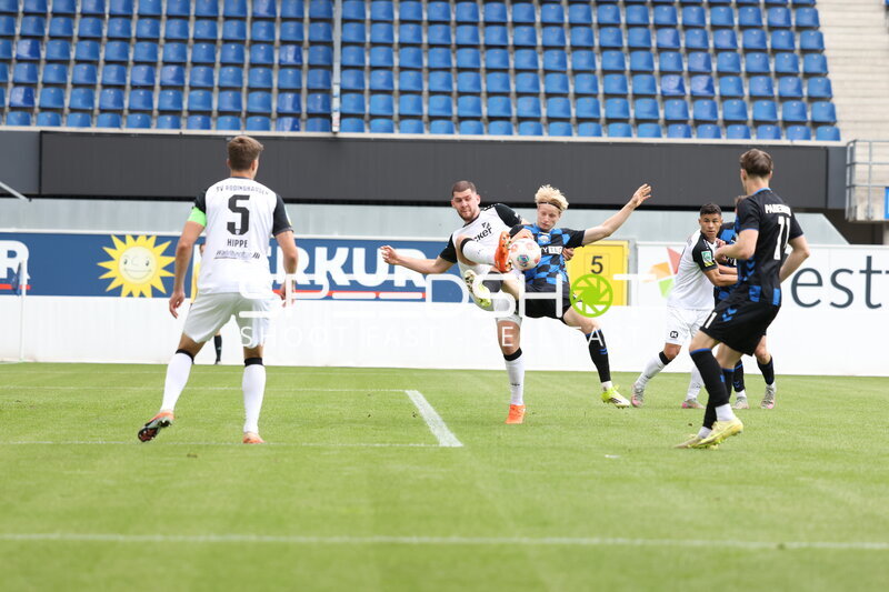 Zweikampf in der Home Deluxe Arena