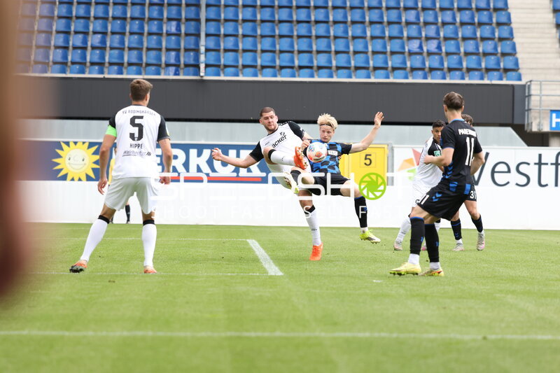 Zweikampf um den Ball